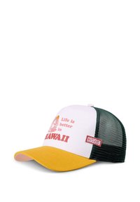 Vrachtwagenpet met een witte voorkant, groene netten aan de zijkanten en een gele rand. Bevat de tekst "Het leven is beter op HAWAII" in rode letters met een afbeelding. Merkenlabel zichtbaar.