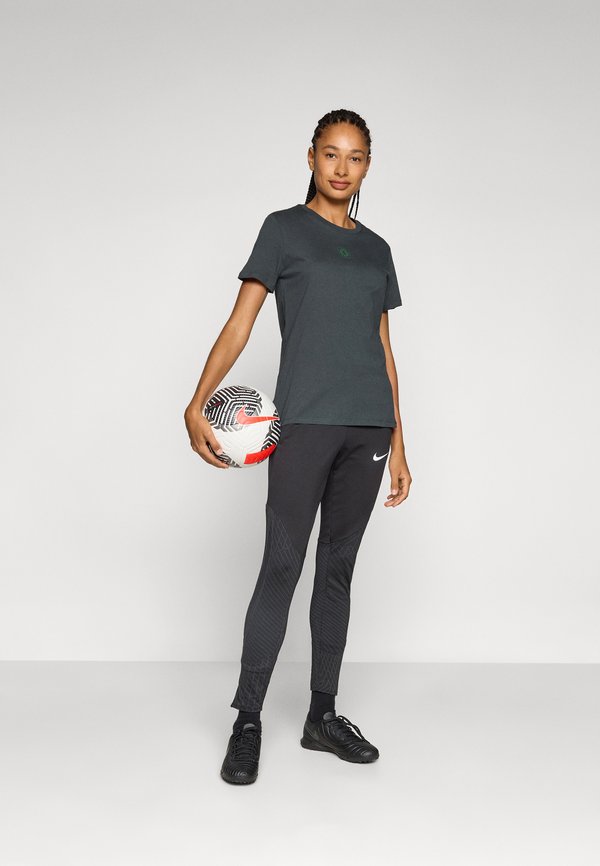 CFC CREST TEE - Club wear3