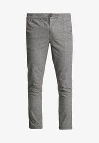 Pantalon gris slim fit avec un motif à carreaux subtil, fermeture par bouton et devant plat, présenté sur fond blanc.