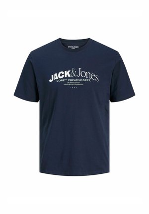Mörkblå kortärmad T-shirt i bomull. Har vit grafisk text: "JACK & Jones CORE™ CREATIVE DEPT." och ytterligare design detaljer.