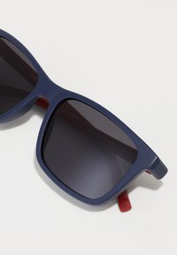 Tommy Hilfiger UNISEX - Ochelari de soare - blue