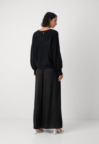 Mos Mosh THORA V-NECK - Kofta - black