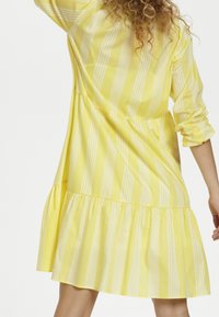 Denim Hunter Skjortklänning - yellow