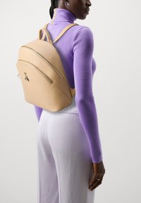 Patrizia Pepe Hátizsák - pompei beige
