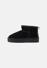 Atlasīts, black