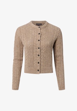 Cardigan en maille beige avec un col rond, des manches longues, des motifs en relief en câble, et six boutons foncés contrastants sur le devant.