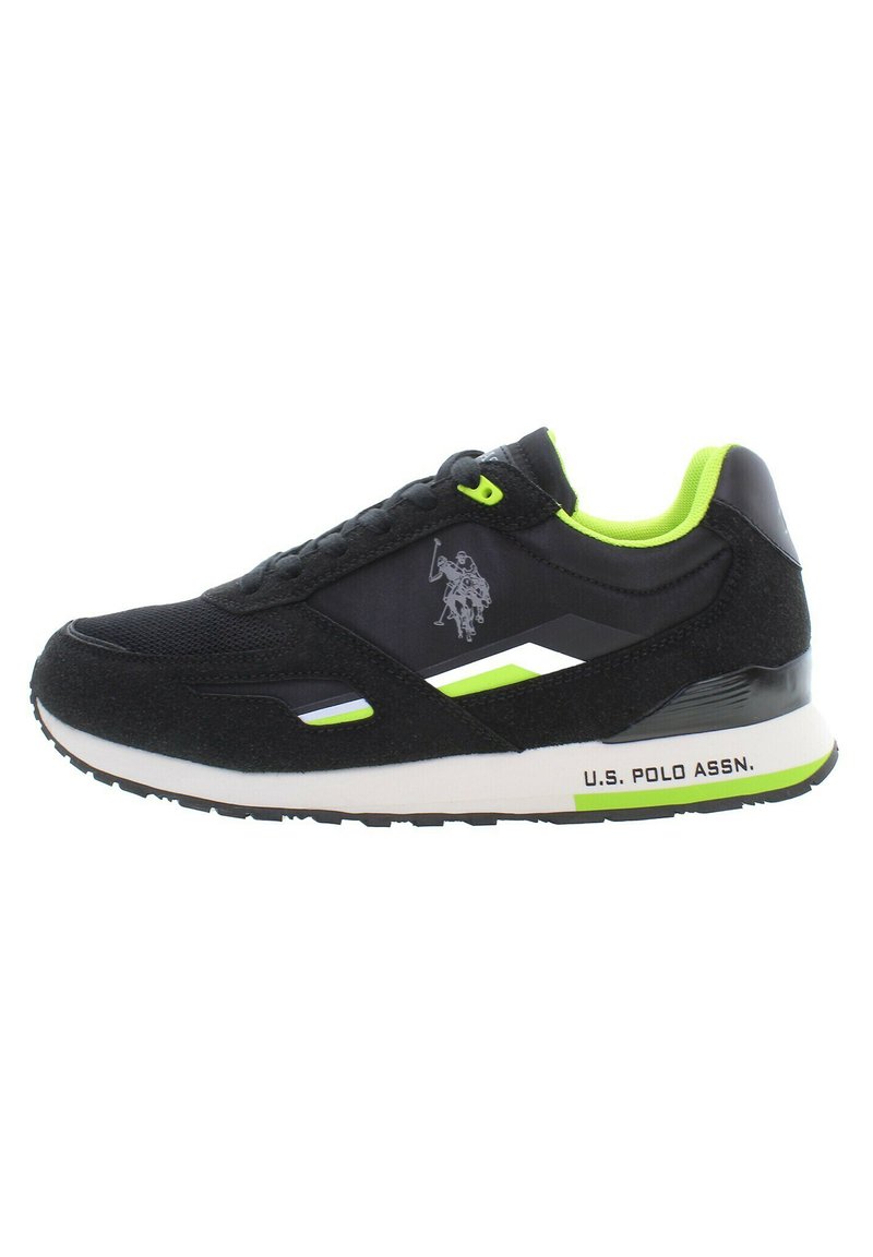 Sneaker sportivo nero realizzato in mesh e suede, con accenti verde neon, righe bianche e un logo sul lato. Suola in gomma.