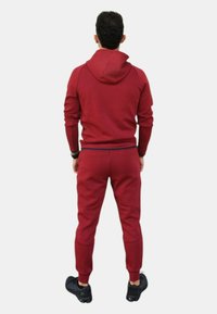 Under Armour SET - Chándal - burdeos