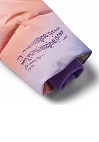 Molo HILO - Talvitakki - wavy rainbow