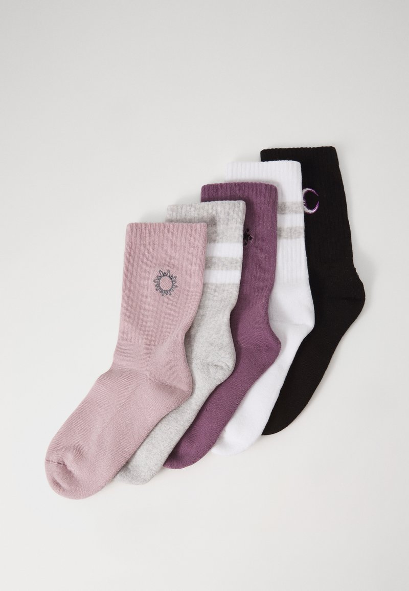 Five pairs of ribbed socks in pink, gray, purple, white, and black. Notable details include sun and circle embroidery on select colors.