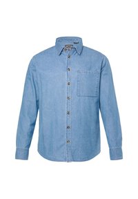 Camisa de mezclilla azul claro con mangas largas, cierre de botones en la parte delantera, cuello puntiagudo y un bolsillo en el pecho. Acabado de tela texturizada.