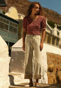 Next CROPPED TURN UP - Flared Jeans - ecru white