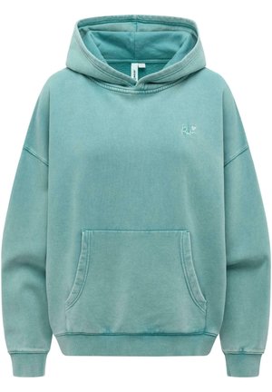 Hellgrüner Pullover-Hoodie mit Kängurutasche und kleinem weißem gesticktem Logo auf der linken Brust, dargestellt vor weißem Hintergrund.