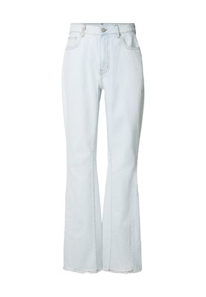 Jean en denim bleu clair taille haute avec fermeture bouton et zip, cinq poches et jambes légèrement évasées avec bords bruts.