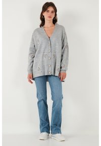 Unselected, light grey