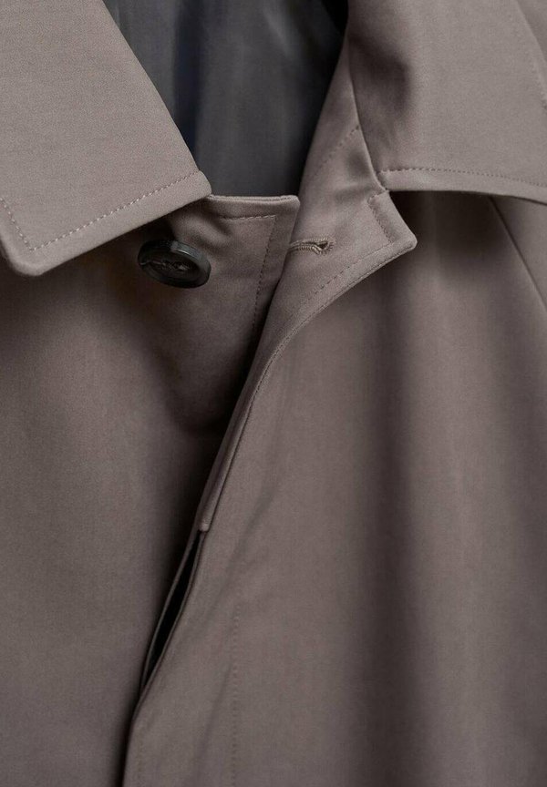 LEANDRO - Trenchcoat2