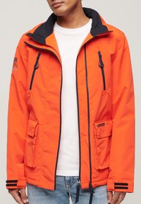 Superdry & Co ULTIMATE - Overgangsjakke - bold orange