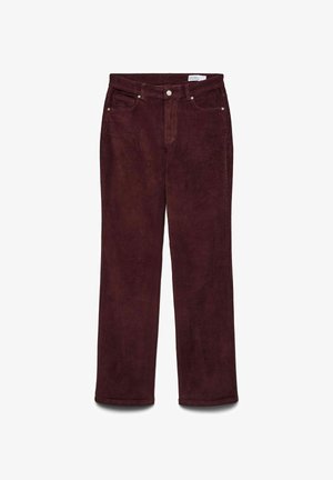 Pantalones de pana en burdeos profundo, con un diseño clásico de pierna recta, cinco bolsillos y accesorios de metal. Textura suave.
