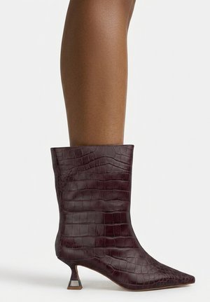 Alma en Pena, Classic ankle boots - Burgundy