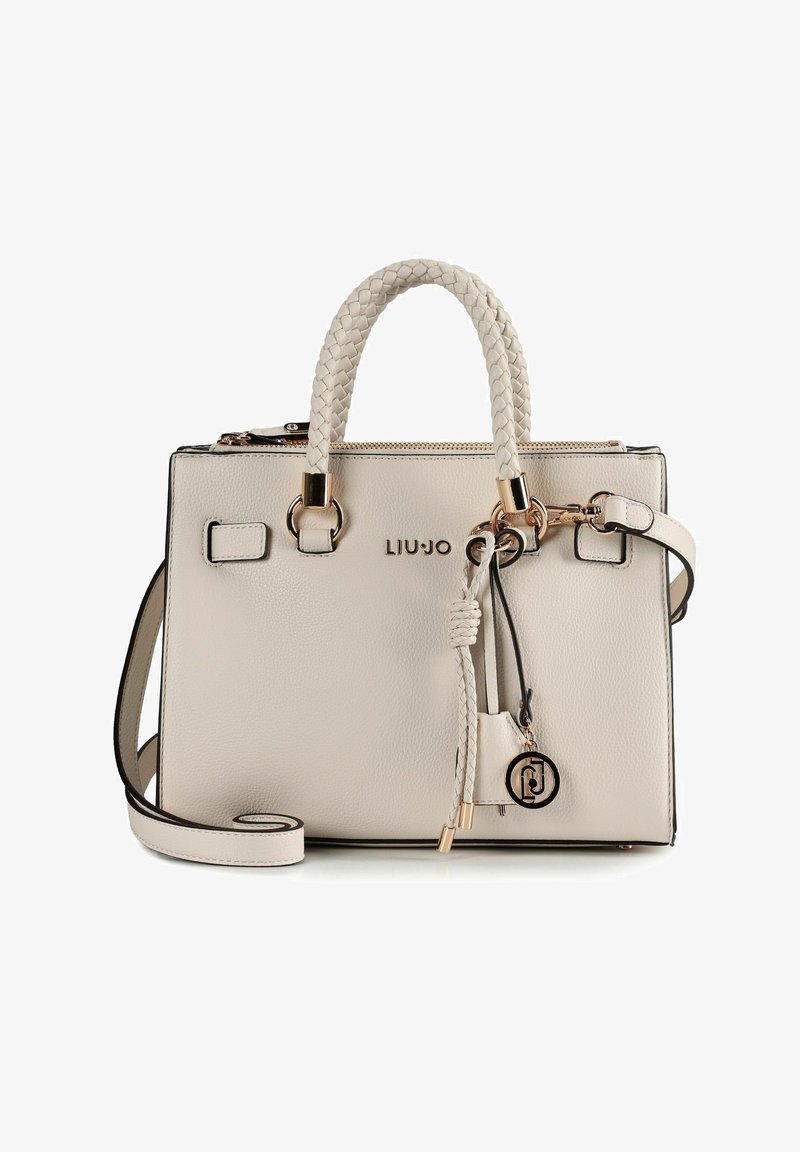 Grijze leren handtas met een gestructureerde vorm, gevlochten handvatten, gouden accenten en een afneembare hanger, voorzien van een ritssluiting.