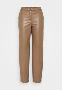 Sélectionné, walnut