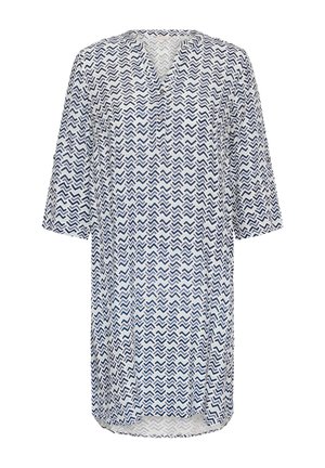 Weißes Kleid mit lockerem Schnitt und marineblauem Zickzackmuster, V-Ausschnitt mit Knöpfen und dreiviertellangen, aufrollbaren Ärmeln.