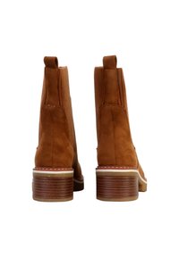 Divine Factory Enkellaarsjes met plateauzool - camel