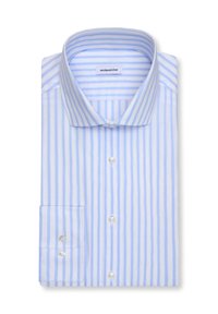Chemise habillée pour homme à rayures verticales bleu clair et blanc, col étalé et boutons blancs, soigneusement pliée.