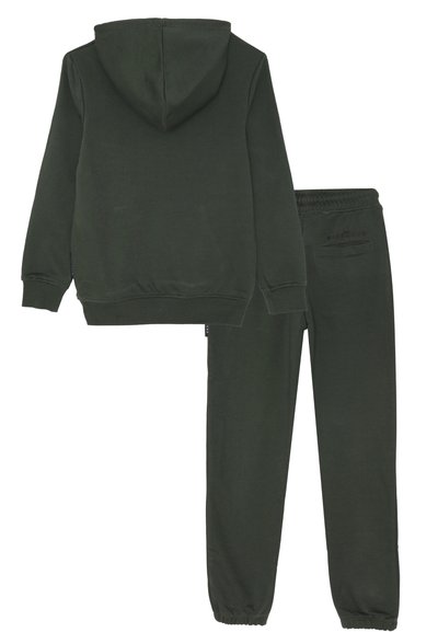 Felpa con cappuccio verde scuro, con maniche lunghe, e pantaloni della tuta abbinati con vita elastica e polsini elastici, mostrati dal retro.