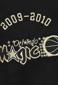 Mitchell & Ness VARSITY HALL OF FAME VINCE CARTER - Sweatjacke - black