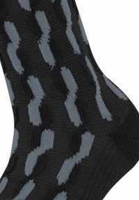 Schwarze Socke mit einem strukturierten Muster aus unregelmäßigen hellgrauen Formen. Verfügt über einen gerippten Bund und eine verstärkte Zehenpartie für Haltbarkeit.