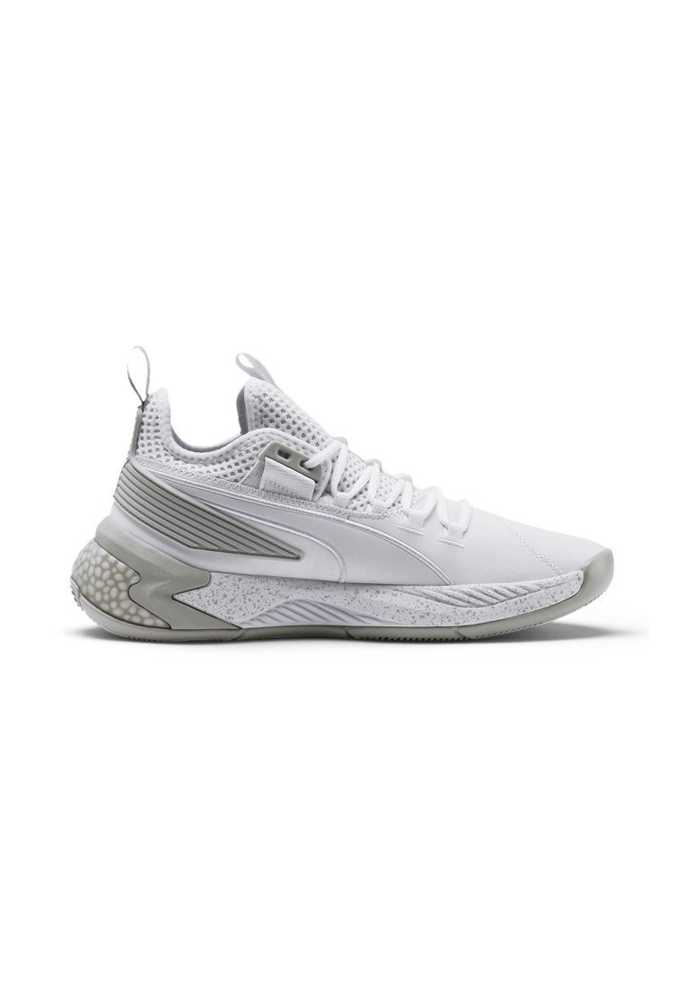white puma basketball shoes