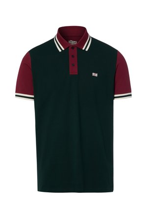 Polo manica corta con corpo nero, maniche e collo bordeaux, patta con tre bottoni e piccola bandiera Union Jack sul petto.
