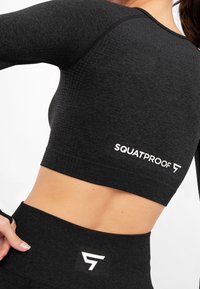 SQUATPROOF Langarmshirt - black