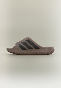 Δεν επιλέχθηκε, trace brown/core black