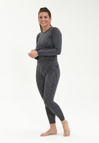 Endurance MIDLAYER CRINA - Langærmet T-shirt -  black