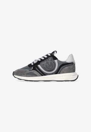 Pinko, Zapatillas - black