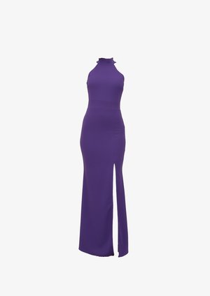 Robe violette à col montant avec un détail volanté, présentant une silhouette cintrée et une fente latérale. Fabriquée en tissu lisse et extensible.