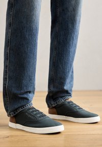 Selecionado, dark blue