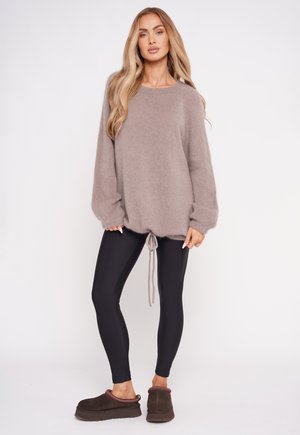 - Sweter