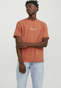 Jack & Jones JORVESTERBRO CREW NECK - T-shirt print - ginger