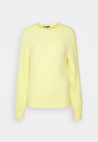 Żółty puszysty sweter z długimi rękawami, okrągłym dekoltem i ściągaczami przy mankietach. Miękka tekstura i lekko luźny krój.