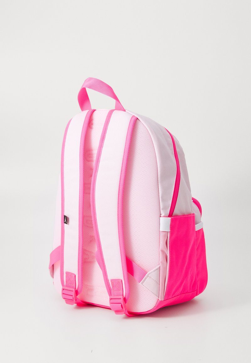 herschel backpack didn't copyright design Herschel Backpacks: A Heritage Brand Created in 2009