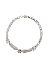 Hopeaketjun, jossa on vuorotellen suorakulmaisia lenkkejä ja neljä koriste-elementtiä kirkkailla jalokivillä, luoden teksturoidun pinnan.