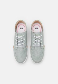 HUB Sneaker low - cucumber/white