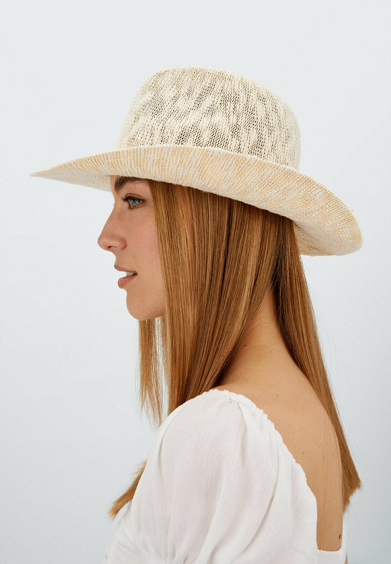Damen Mützen | Stradivarius COWBOY Hut off white/offwhite - TC27203 Damen Mützen | Stradivarius COWBOY Hut off white/offwhite - TC27203