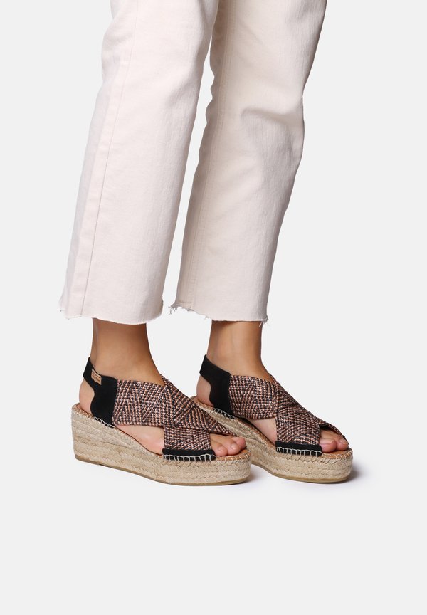 Plateaupumps - negre