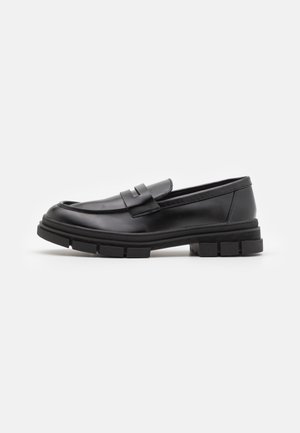 Loafers - black