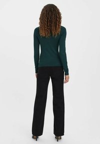 Vero Moda Svetr - pine grove