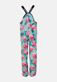 Blå overalls med et flamingo- og tropisk bladmønster, der har sorte stropper med branding og elastiske manchetter ved anklerne.